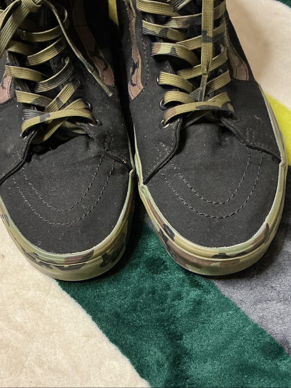 Vans Men Black High-Top Sneakers with Olive Camouflage Trim Size 11 - Picture 4 of 16